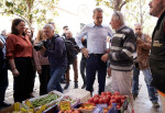 Μητσοτάκης-Αγορά Αμαρουσίου: Η ακρίβεια παραμένει ένα από τα σημαντικά προβλήματα
